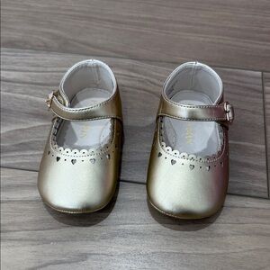 Gold Little Girl Heart Shoes